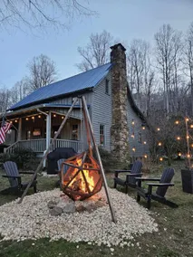 Poppie B's Trout Lodge - Image 2