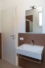 [Venice just minutes away] Riviera Apartment 02 - Image 5