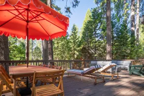 The Robin | Design Cabin, Hot Tub, Game Room, Lake - Image 5