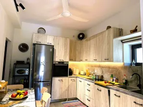 South Palms luxury village house - Image 3