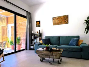 South Palms luxury village house - Image 2