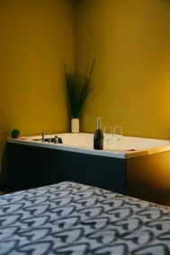 Victoria’s Suite&Spa with private parking - Image 4