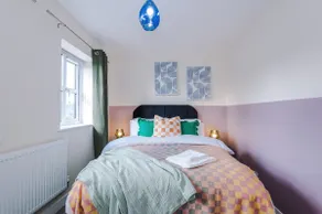 Practical 2 Bedroom House Perfect for Contractors in Grimsby by PureStay - 7 night min! - Image 5