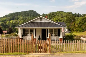 Roan Mountain Cottage - Image 3