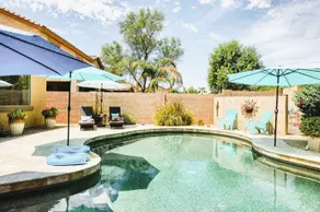 Close to Spring Tng/3 bathrm/4 bdrms/6 Beds(2king) - Image 2
