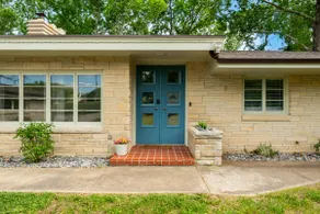 Spacious Home! Mid Century Mod-Amazing Sun Room - Image 5