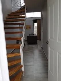 Quiet, 2 bedroom/2.5 bathroom house - Image 4