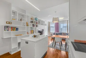 New large apartment, Free Parking! - Image 5