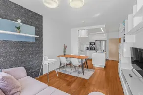 New large apartment, Free Parking! - Image 2