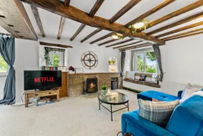 Classical Easter Cottage with Breathtaking Views - Image 2