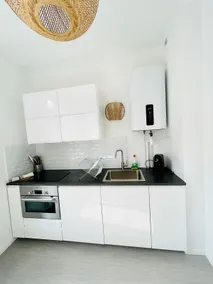 Bright and cozy apartment - Image 5