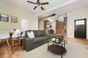 Stylish 3BR w/ Free Parking Near Shopping & Dining - Image 2