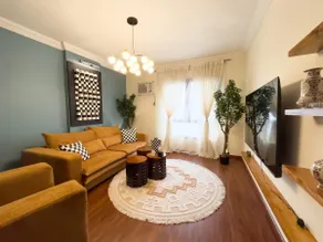 Antique and modern apartment - Image 2