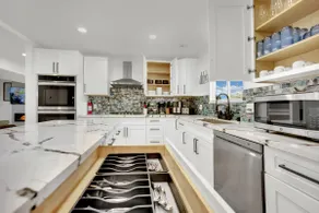 Pool retreat. 7 bedsW/ king next to strip+airport! - Image 3
