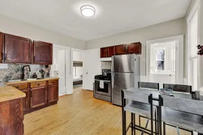 Stylish townhouse near downtown attractions - Image 5