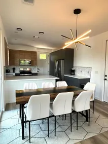 Central ATX! 16+, HotTub! Beds!, BBQ - Image 5