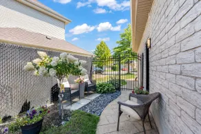 Family-Friendly 2BR|2Free P| Full Kitchen |Private - Image 5