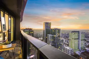 Highrise Skyline Spectacular View Luxury 2B2B1P - Image 4