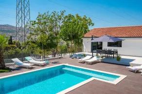 Villa Florinda with Pool and Prime Location near Split - Image 3