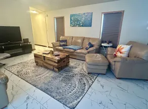 Spacious Peaceful Home With Amazing Mountain Views - Image 2