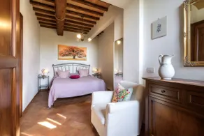 Zafferano in the Center – Montalcino Tuscany Home - Image 4