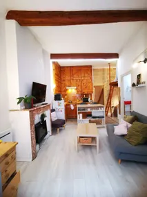 Cozy apartment in the historic heart of Montpellier - Image 2