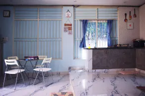 Spacious studio with Private garden & gazebo - Image 5