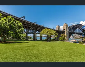 World Class HarbourBridge&OperaHouse View 2Bed Apt - Image 5