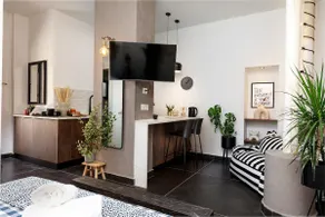 City Center Luxury Apartment - Image 3