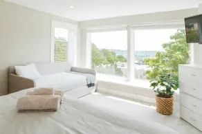 Mt. Adams penthouse • Rooftop deck • Walk to bars - Image 3
