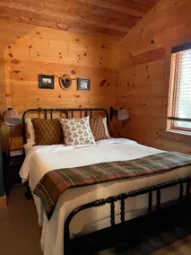 Camp Elsewhere Cabin Pet Friendly - Image 2