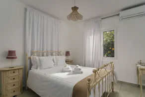 Relaxing House with Garden - Image 4