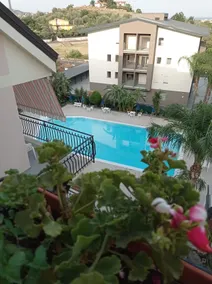 Bilo De Luxe 5 Betten in Residenz mit Schwimmbad und Tennisplatz - Image 2