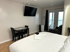 King Studio Suite - Lakefront - Image 2
