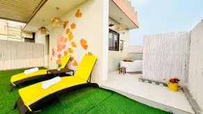 BluO Luxury Penthouse Staycation - Bathtub, Private Rooftop & Garden - Gurgaon - Image 4