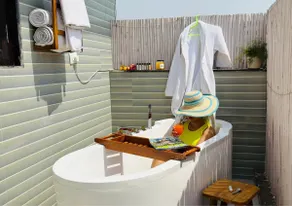 BluO Luxury Penthouse Staycation - Bathtub, Private Rooftop & Garden - Gurgaon - Image 5
