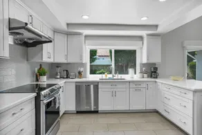 Coastal Getaway: 4BR Huntington B near Surf & Sun! - Image 4