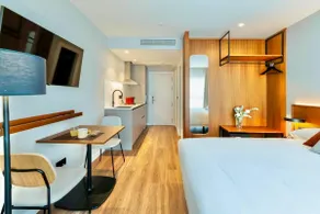 Large Apartment with Unique Style - Image 4