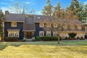 Spacious 2BR Suite, Quiet Retreat, Family-Friendly - Image 5