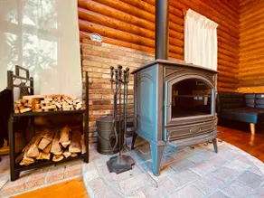 [Log House with Ocean View & Hot Spring] Private Vacation Home on an Atami Hill | Pets Welcome | BBQ | Maximum 8 Guests - Image 4