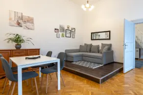 Walnut Tree Apartment - Image 3