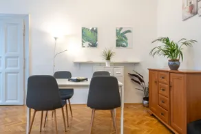 Walnut Tree Apartment - Image 5