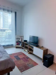 Elegant Studio With City and Marina Views in JVC - Image 4