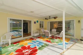 Huge Pool, Close to Beaches, Restaurants & Shops - Image 4