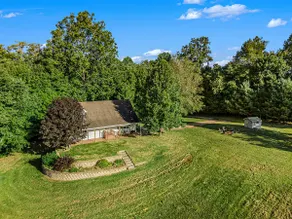 Tranquil Country Retreat | Games, Firepit & Views! - Image 5