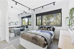 5BR Family Retreat, Mona Vale Pool, 600m Beach - Image 5