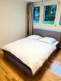 Lake View Apartment - Image 3