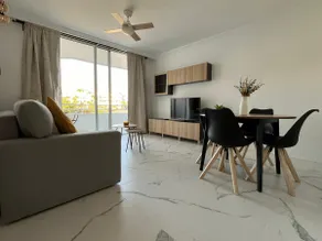 Bright modern loft with pool - Image 2