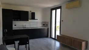 Apartment surrounded by greenery - Image 5