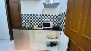 The Lodgers Studio Apartment Near Mall FiftyOne Gurugram - Image 3
